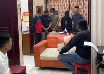 Lima tersangka dugaan pemerkosaan terhadap gadis 16 tahun saat perayaan malam tahun baru diamankan di Polres Gorontalo Kota