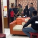 Lima tersangka dugaan pemerkosaan terhadap gadis 16 tahun saat perayaan malam tahun baru diamankan di Polres Gorontalo Kota