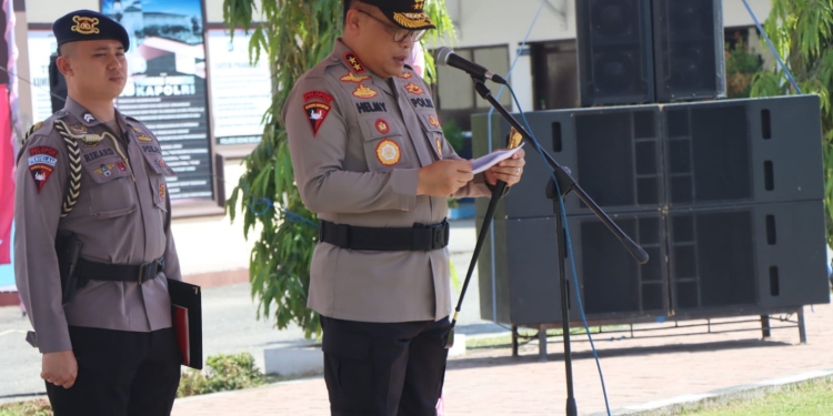 Kapolda Gorontalo, Irjen Pol Helmy Santika saat memberikan sambutan dan arahan pada proses pelantikan AKBP Muhammad Alli menjadi Kapolres Bone Bolango, Rabu (4/1/2023). (Foto Humas Polres Bone Bolango)