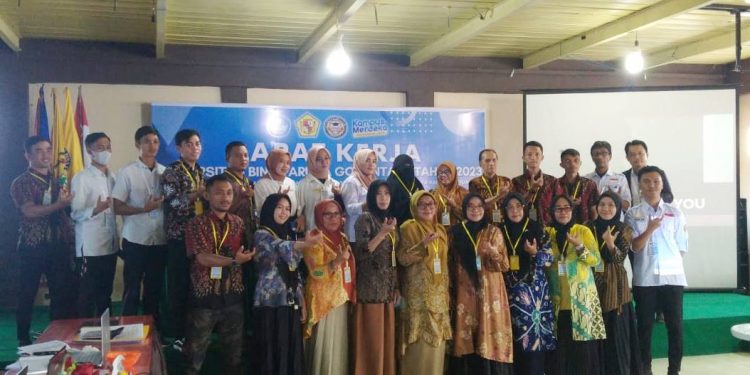 Jajaran pimpinan perguruan tinggi pada saat rapat kerja UNBITA Gorontalo, Selasa (24/1/2023) (muhajir/gopos)