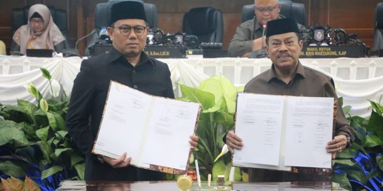 Pengesahan rancangan peraturan daerah (Ranperda) tentang pengelolaan keuangan daerah melalui rapat paripurna dewan, Senin (30/1/2023) (istimewa)