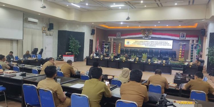Rapat Komisi C, Dekot Gorontalo. Selasa (31/1/2022). Istimewa