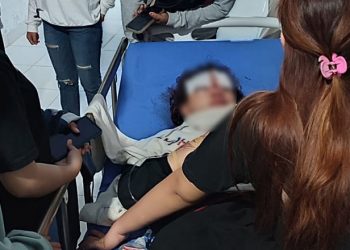 Salah seorang korban yang mengalami luka di rawat di rumah sakit setelah mengalami tabrakan sepeda motor di Desa Duano, Kecamatan Suwawa Tengah, Bone Bolango, Jumat (20/1/2023)