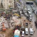 Tim penyelamat mencari korban selamat di puing-puing bangunan yang runtuh akibat gempa bumi di Sanliurfa, Turki, Senin (6/2/2023). [AFP]