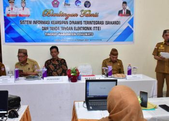 Bupati Pohuwato, Saipul Mbuinga, Memberikan Sambutan Pembukaan Bimbingan Teknis Srikandi, di Hotel Winner, Kecamatan Duhiadaa, Senin 13/02/2023 (Istimewa)