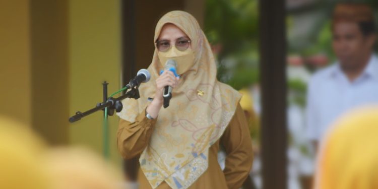 Sub Koordinator Perencanaan dan Anggaran Perencanaan dan Evaluasi Dinas Kesehatan Provinsi Gorontalo, Kristin Alaina. (Foto: Putra/Gopos)