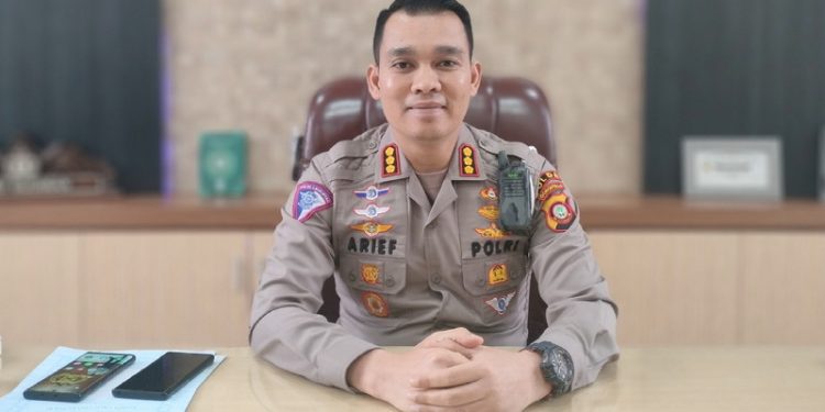 Direktur Lalulintas Polda Gorontalo, Kombes Pol Arief Budiman ditemui di ruang kerjanya, Rabu (1/2/2023). (Foto: Putra/Gopos)