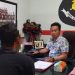 HS, Warga Kelurahan Bugis, Kecamatan dumbo raya, Kota Gorontalo diduga sebagai bandar judi togel online, sedang menjalani pemeriksaan oleh penyidik satreskrim Polresta Gorontalo Kota. Foto: istimewa.