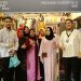 Deputi Kepala Perwakilan Bank Indonesia Provinsi Gorontalo, Riwan Nurjamal (kiri) berpose di Stand Provinsi Gorontalo pada iven IFW 2023.(Humas KPw BI Gorontalo)