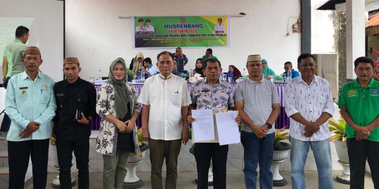 Musrenbang Tingkat Kecamatan Telaga Biru Anggaran Tahun 2024 dihadiri oleh Sekretaris Daerah Kabupaten Gorontalo Serta Camat Telaga Biru Dan Aparat Desa di Aula Kantor Camat Telaga Biru Jum'at (24/02/2023) (Foto: dela)
