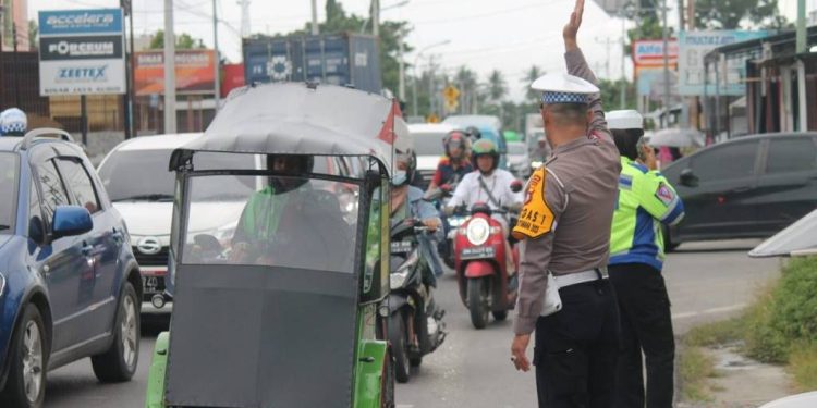 Polda Gorontalo melaksanakan operasi keselamatan dengan menyasar pelanggar lalu lintas, Jumat (17/2/2023) (Foto: Dok. Polda Gorontalo)