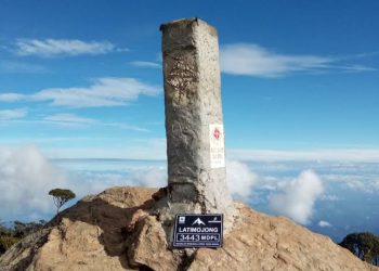 Pucak Gunung Latimojong, Salah satu dari gunung provinsi Sulawesi masuk dalam kategori Seven summits of Indonesia (Sumber Foto: Makassar Terkini)
