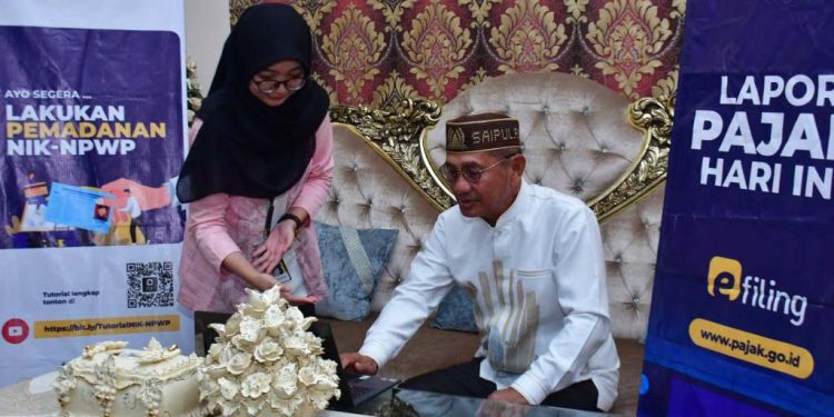Bupati Pohuwato, Saipul Mbuinga, Melaporkan SPT Tahunan, di Rumah Jabatannya, Jum'at 24/02/2023 (Istimewa)