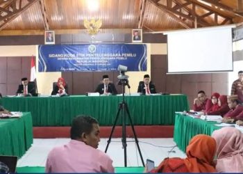 DKPP melaksanakan sidang dugaan pelanggaran Kode Etik Penyelenggara Pemilu (KEPP) atas perkara nomor: 8-PKE-DKPP/I/2023 dimana teradu adalah KPU Kota Gorontalo, pada Jumat (17/2/2023). (Dok. DKPP)