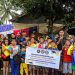 Civitas akademika Universitas Bina Taruna Gorontalo, saat menyalurkan bantuan paket school kit ke anak-anak yang menjadi Korban banjir di Kota Manado. (Humas Unbita Gorontalo)