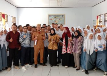 Sosialisasi penerimaan mahasiswa baru UNBTIA Gorontalo di SMA 1 Bone Pantai, Selasa (31/1/2023) (istimewa)