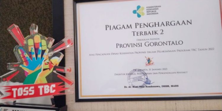 Dinas Kesehatan Provinsi Gorontalo mendapatkan penghargaan Terbaik 2 dalam Pelaksanaan Program Tuberculosis (TBC) tahun 2022.