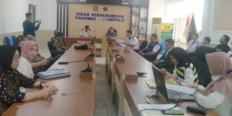 Rapat Komisi I DPRD Provinsi Gorontalo bersama pihak terkait mengenai evaluasi lahan Bandara Djalaludin Gorontalo, Rabu (1/2/2023) di Kantor Dinas Perhubungan Provinsi Gorontalo (muhajir/gopos)