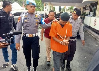 WK alias Otong diamankan Polres Gorontalo Kota karena diduga pesan ganja untuk diedarkan, Jumat (3/2/2023) (sari/gopos)