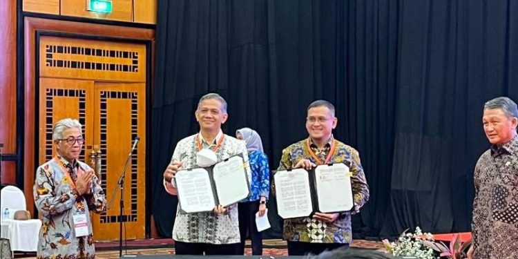 Penandatanganan Head of Agreement (HoA) antara PT Pupuk Kalimantan Timur (PKT) dan Genting Oil Kasuri Pte Ltd (GOKPL) untuk jual beli gas bumi. (istimewa)