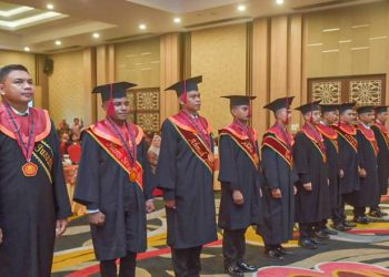 14 Personil TNI Yonif 713 Gorontalo berhasil meraih gelar sarjana hukum di UNG, Jumat (10/2/2023) (istimewa)