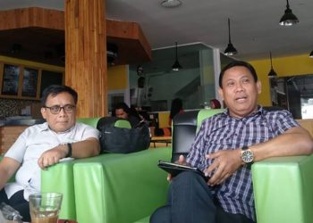 Kepala Departemen Produk Non Gadai, Pegadaian Area Gorontalo, Sunardi (kanan) memberikan keterangan mengenai KUR Syariah, Sabtu (11/2/2023) (muhajir/gopos)