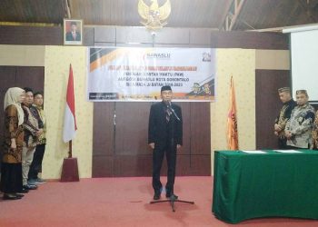 Pelantikan dan Pengambilan Sumpah PAW Anggota Bawaslu Kota Gorontalo sisa masa jabatan 2018-2023, Selasa (14/2/2023) (muhajir/gopos)