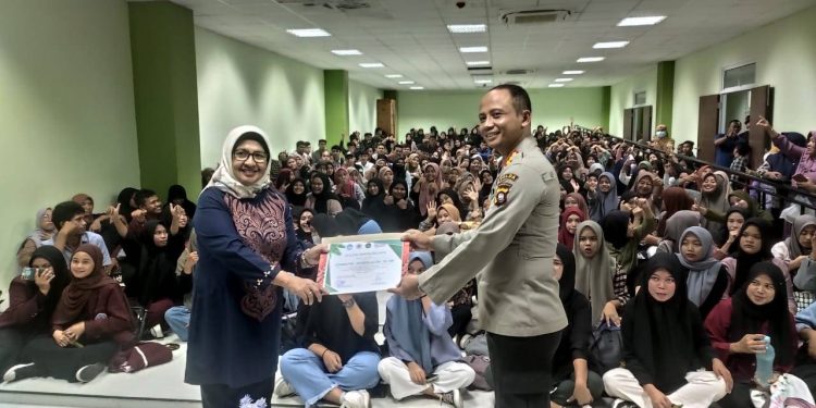 Kuliah umum yang bertemakan “Pengembangan Aren Sebagai Komoditas Ekonomi dan Konservasi Lingkungan serta Mitigasi Dampak Kriminalitas" yang digelar pada 14 Februari 2023 di Gedung Fakultas Pertanian UNG, (istimewa)