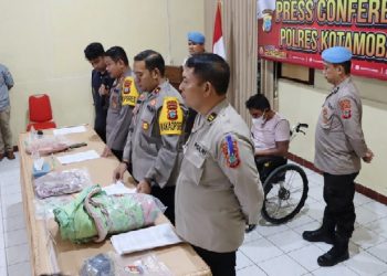 Kapolres Kotamobagu AKBP Dasveri Abdi, SIK merilis kasus kekerasan terhadap anak yang menyebabkan kematian terhadap seorang perempuan berusia 5 tahun yang terjadi di salah satu Desa diwilayah Bolaang Mongondow