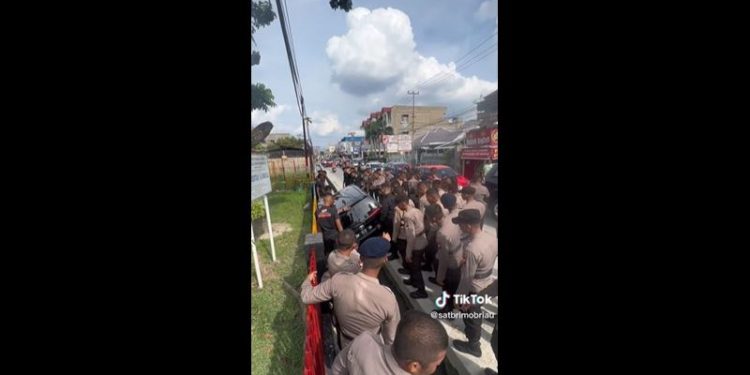 Foto: Tangkapan Layar Instagram @satbrimobriau
