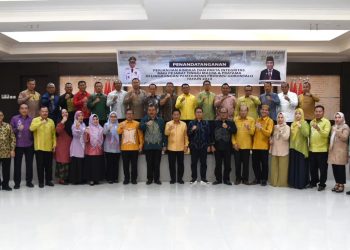 Pejabat Tinggi Pratama dan Madya Pemprov Gorontalo melakukan penandatangan Pakta Integritas dan Kinerja 2023. (Diskominfo Provinsi Gorontalo)