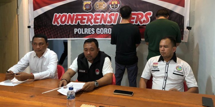 Satuan Narkoba (Satnarkoba), Polresta Gorontalo berhasil mengamankan dua orang laki-laki berinisial RR (34) dan AM (35) pada 13 Januari lalu.