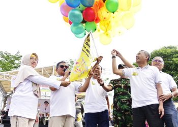 Wali Kota Gorontalo, Marten Taha mencanangkan Hari Ulang Tahun (HUT) Ke-295 Kota Gorontalo di Lapangan Taruna Remaja, Ahad (5/3/2023). (Foto: Humas)