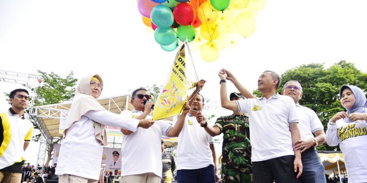 Wali Kota Gorontalo, Marten Taha mencanangkan Hari Ulang Tahun (HUT) Ke-295 Kota Gorontalo di Lapangan Taruna Remaja, Ahad (5/3/2023). (Foto: Humas)