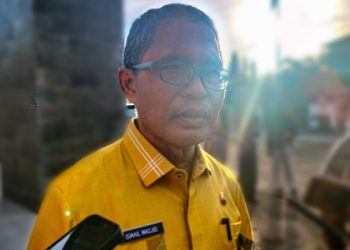 Sekertaris Daerah Kota Gorontalo, Ismail Madjid diwawancarai awak media usai Rapat Forkopimda Diperluas yang berlangsung di Kantor Kejaksaan Tinggi, Kamis (9/3/2023). (foto: Putra/Gopos)