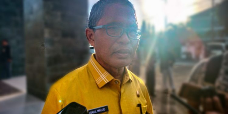 Sekertaris Daerah Kota Gorontalo, Ismail Madjid diwawancarai awak media usai Rapat Forkopimda Diperluas yang berlangsung di Kantor Kejaksaan Tinggi, Kamis (9/3/2023). (foto: Putra/Gopos)