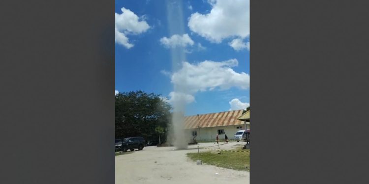 Angin Berputar Dust Devil