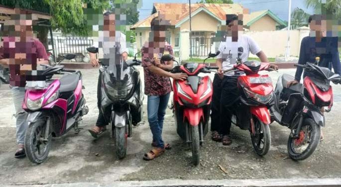 Polsek Kota Barat mengamankan lima remaja yang diduga melakukan balapan liar di kawasan objek wisata Benteng Otanaha, Kecamatan Kota Barat, Kota Gorontalo. (Humas Polresta Gorontalo Kota)
