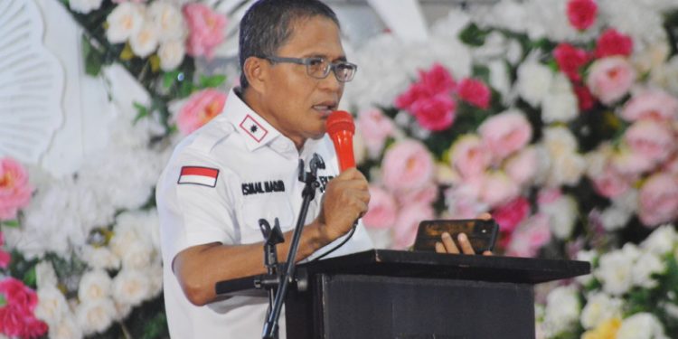 Sekertaris Daerah Kota Gorontalo, Ismail Madjid saat membuka pelaksanaan Musyawarah Perencanaan Daerah (MUSRENBANGDA) Tingkat Kecamatan Kota Utara di Grand Sumberia, Rabu (8/3/2023). (Foto: Putra/Gopos)