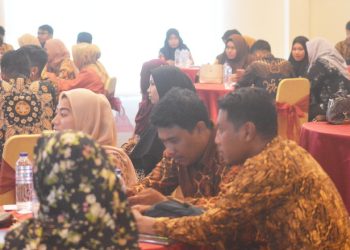 Panitia Pengawas Pemilu (Panwaslu) Kecamatan Se-Kabupaten Bone Bolango meningkatkan kapasitas pengawasan pencegahan pada tahapan pemilu tahun 2024 lewat Bimbingan Teknis di Hotel Damhil, Kota Gorontalo, Rabu (15/3/2023). (Foto: Putra/Gopos)
