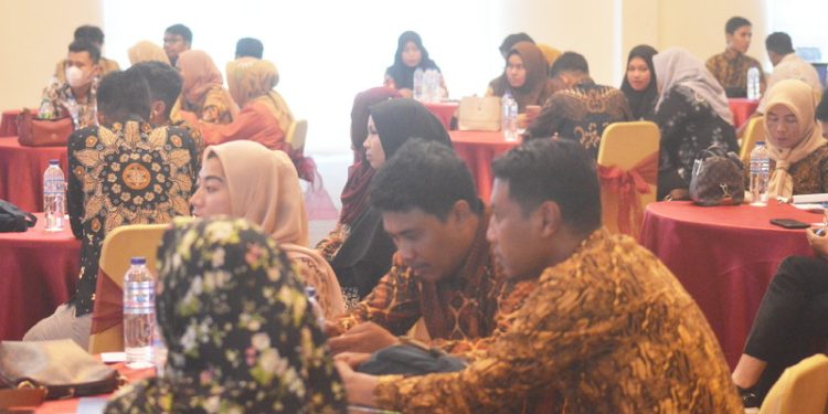 Panitia Pengawas Pemilu (Panwaslu) Kecamatan Se-Kabupaten Bone Bolango meningkatkan kapasitas pengawasan pencegahan pada tahapan pemilu tahun 2024 lewat Bimbingan Teknis di Hotel Damhil, Kota Gorontalo, Rabu (15/3/2023). (Foto: Putra/Gopos)