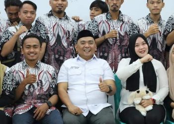 Wakil Ketua DPRD Bone Bolango, Zainuddin Pedro Bau saat menghadiri kegiatan HUT Desa Timbuolo Timur.