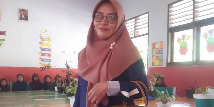 Guru Honorer Jual Ginjal
