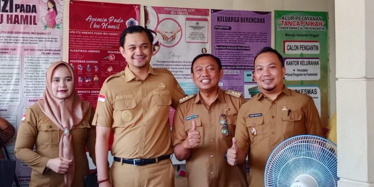 Wakil Walikota Gorontalo, Ryan F. Kono melakukan peninjauan terkait layanan KB gratis dalam rangka Hari Ulang Tahun Kota Gorontalo ke-295 Tahun di Puskesmas Kota Tengah Gorontalo, Selasa (14/03/2023). (Foto/NitaMgUNG/gopos)