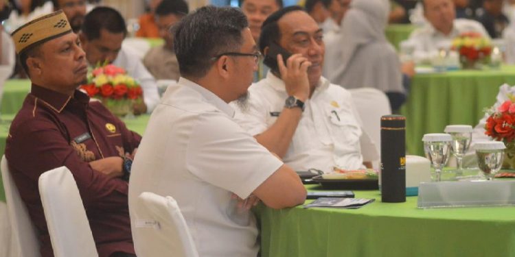 Sekertaris Daerah (Sekda) Kabupaten Gorontalo, Roni Sampir, saat menghadiri kegiatan FOLU Net Sink 2030 di Grand Palace Convention Center, Kota Gorontalo, Rabu (15/3/2023). (Foto: Putra Gopos)