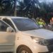 Petugas Polres Gorontalo bersama TNI melakukan evakuasi korban di dalam mobil di pinggir jalan GORR Desa Ombulo, Kecamatan Limboto Barat, Kabupaten Gorontalo.