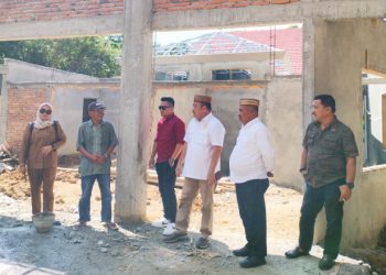 Reses anggota DPRD Dapil 1 beberapa waktu lalu yakni Selasa (21/3/2023) terkait pembangunan Proyek Sauna dan Food Court di Desa Lombongo. (Foto: Putra//Gopos)