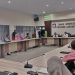 Kepala Dinas Kesehatan Provinsi Gorontalo, Anang Otoluwa bersama jajaran Dinas Kesehatan Provinsi Gorontalo membahas indikator program kinerja tahun 2023 di Aula Kantor Dinas Kesehatan Provinsi Gorontalo, Kamis (30/3/2023). (Foto: Putra/Gopos)