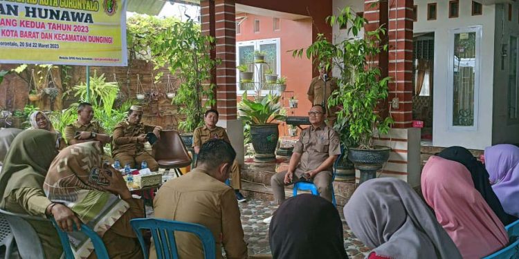 Anggota DPRD kota Gorontalo, Irwan Hunawa saat melakukan reses masa sidang dua tahun 2023. Istimewa