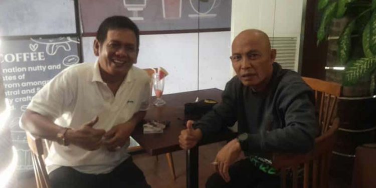 Pertemuan Staf khusus Bupati Gorontalo, Mansir Mudeng dengan PANWIL Provinsi Gorontalo, Izhar Rasmin Wakiden disalah satu hotel di Gorontalo. Selasa (21/3/2023).